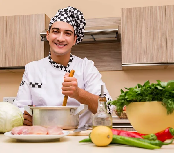 Der Junge Koch Der Küche — Stockfoto