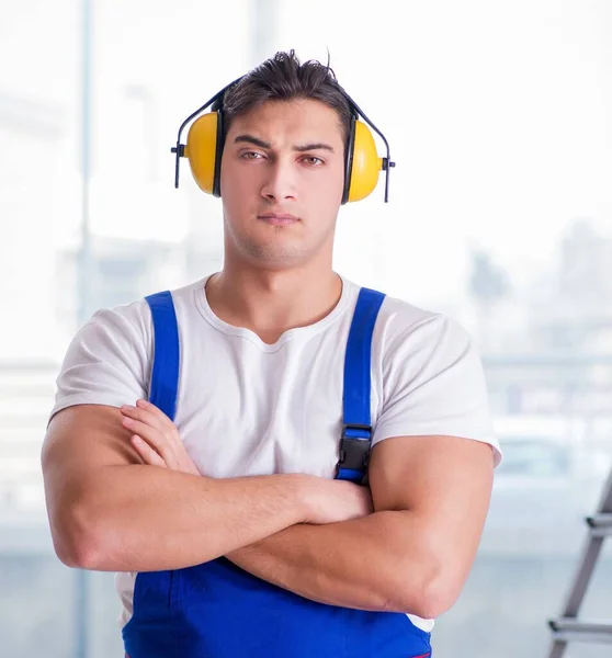 Worker Noise Cancelling Headphones — Stock Photo, Image