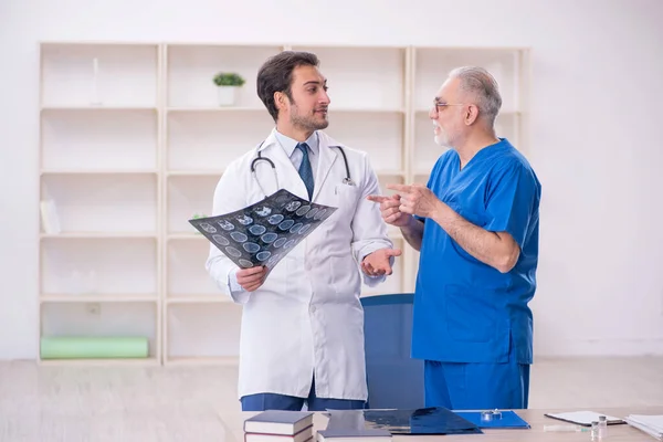 Two Doctors Radiologists Working Hospital — Stock Photo, Image