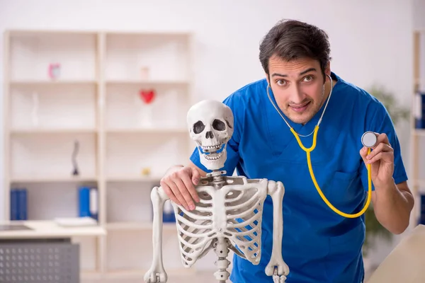 Young Doctor Skeleton Patient Hospital — Stok fotoğraf