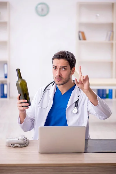 Young Doctor Alcoholism Concept — Stock Photo, Image