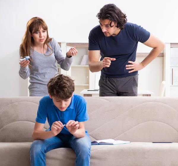 Concept Underage Smoking Young Boy Family — Stock Photo, Image