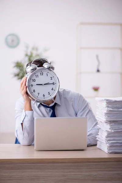Young Businessman Employee Time Management Concept — Stock Photo, Image