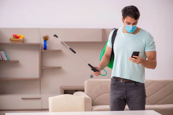 Young Contractor Doing Pest Control Home — Stock Photo, Image