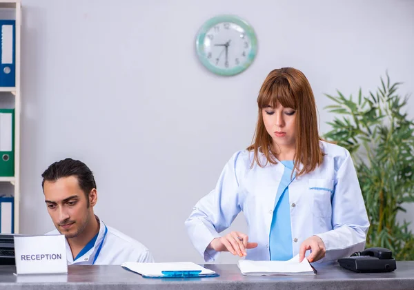 Two Doctors Working Reception Hospital — Stock Photo, Image