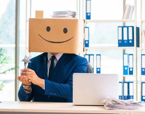 Homem Feliz Com Caixa Vez Cabeça — Fotografia de Stock