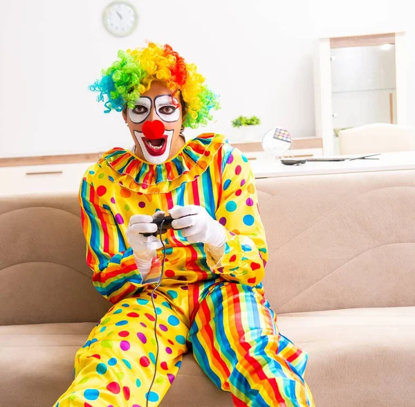Mannelijke Clown Bereidt Zich Thuis Voor Perfomance — Stockfoto