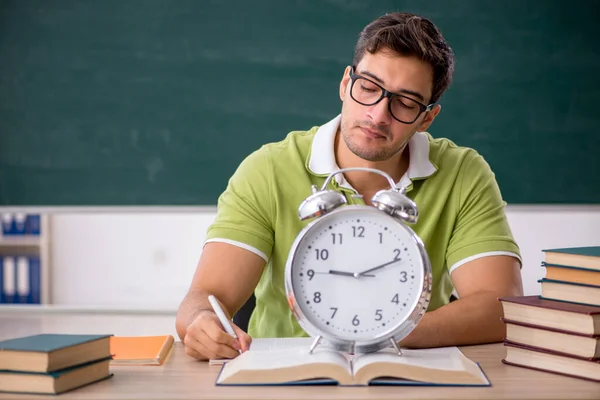 Young Student Classroom Time Management Concept — Stock Photo, Image