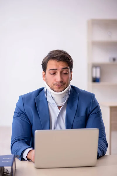 Young Businessman Employee Car Accident Office — Stock Photo, Image