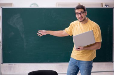 Telekulasyon konseptinde genç öğrenci