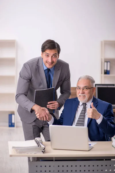 Two Colleagues Working Workplace — Stock Photo, Image