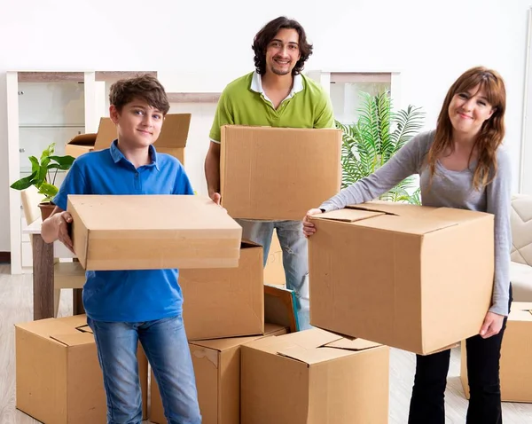 stock image The young family moving to new flat