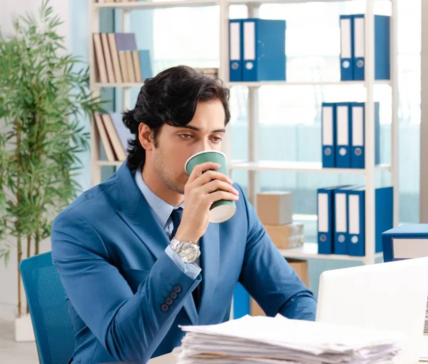 Young Handsome Male Employee Too Much Work Office — Photo