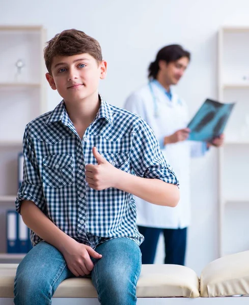 Male Radiologist Looking Boys Images — Stock Photo, Image