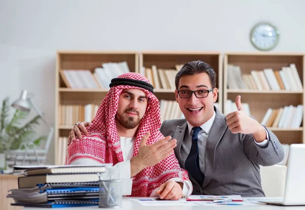 Zróżnicowana Koncepcja Biznesowa Arabskim Biznesmenem — Zdjęcie stockowe
