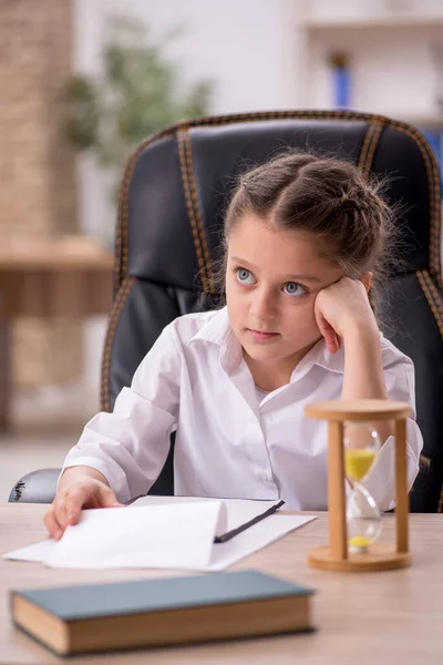 Little Girl Sitting Classroom Time Management Concept — Stock fotografie