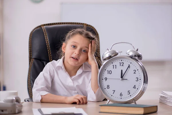 Little Girl Sitting Classroom Time Management Concept — Zdjęcie stockowe