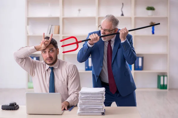 Old Boss Young Employee Bullying Concept — Stock Photo, Image