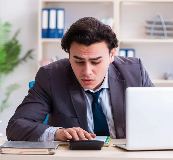 Young Male Employee Working Office — Stock Photo, Image