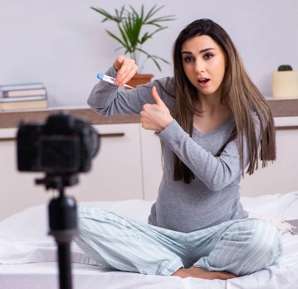 Pregnant Woman Recording Video Her Blog — Stock Photo, Image