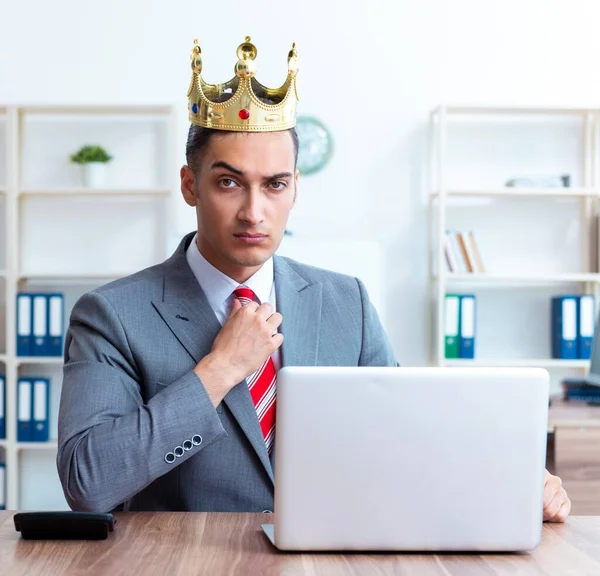 彼の職場の王の実業家 — ストック写真
