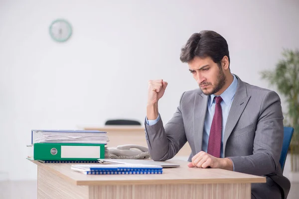 Young Employee Unhappy Excessive Work Workplace — Stock Photo, Image