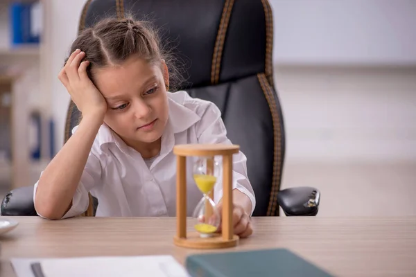 Little Girl Sitting Classroom Time Management Concept — Stok fotoğraf