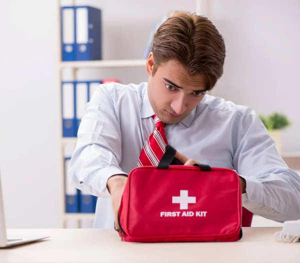 Man First Aid Kit Office — Stock Photo, Image