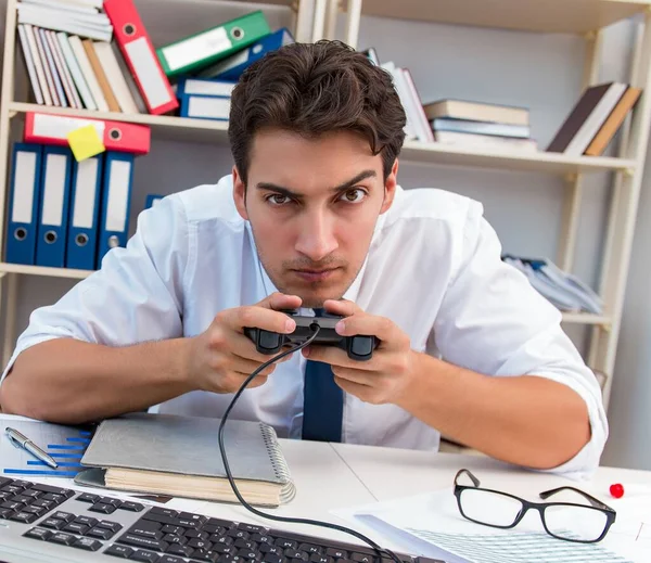Employee Playing Computer Games Office — Stock Photo, Image