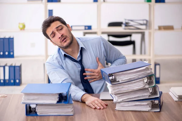 Young Employee Too Much Work Workplace — Stockfoto