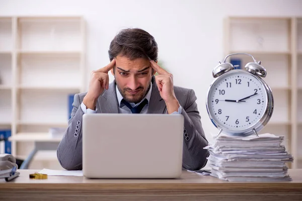 Ung Affärsman Anställd Time Management Koncept — Stockfoto