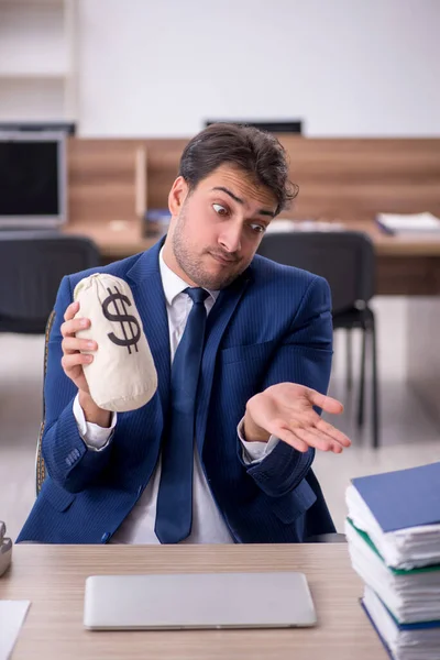 Young Businessman Employee Remuneration Concept — Stock Photo, Image