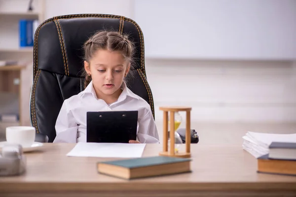 Little Girl Sitting Classroom Time Management Concept — Stok fotoğraf