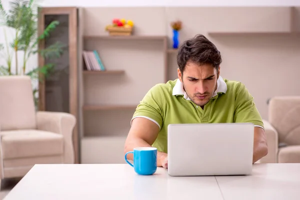 Young Male Freelancer Working Home Pandemic — Stock Photo, Image