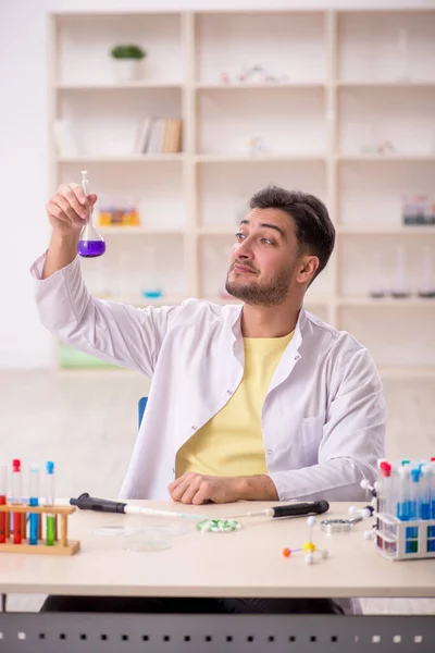 Young Chemist Sitting Lab — Stok fotoğraf