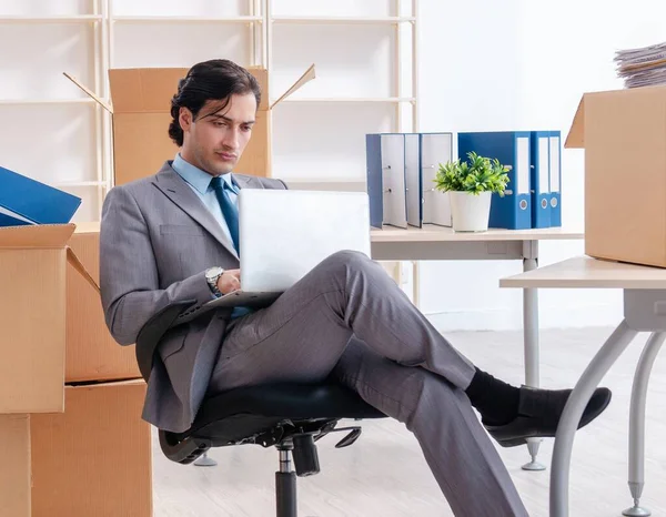 Young Man Employee Boxes Office — Stock fotografie