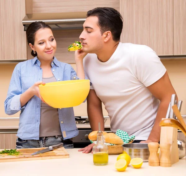 Young Family Kitchen — Stock Photo, Image