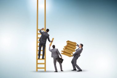 Meslektaşların birbirine yardım ettiği takım çalışması konsepti