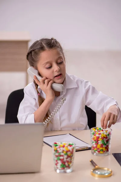 Little Girl Playing Doctor Telemedicine Concept — Stok fotoğraf