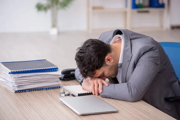 Young Employee Too Much Work Workplace — Foto de Stock