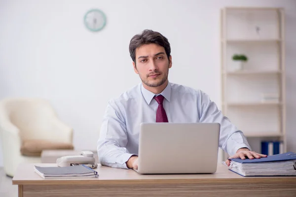 Young Employee Working Workplace — Stock Photo, Image