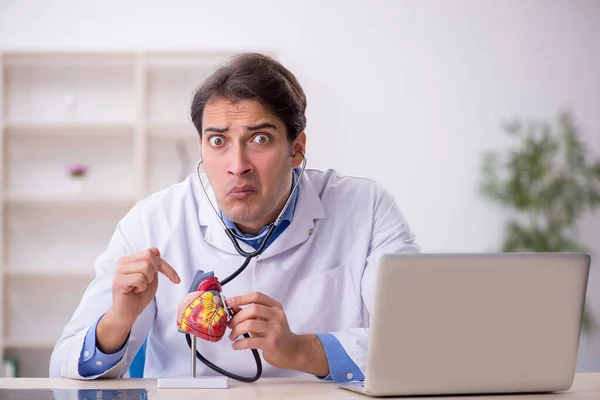 Young Male Doctor Cardiologist Working Clinic — Stock Photo, Image
