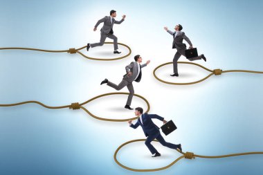 İş adamları ipin altında kaldı.