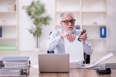 Old boss employee and too much work at workplace