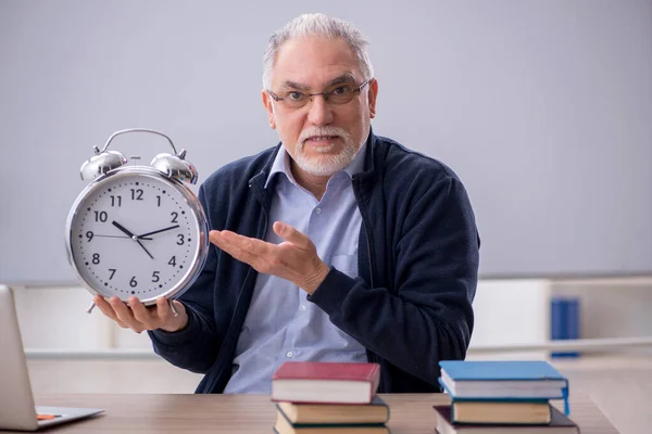 Antiguo Profesor Concepto Gestión Del Tiempo — Foto de Stock