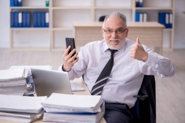 Old employee and too much work at workplace