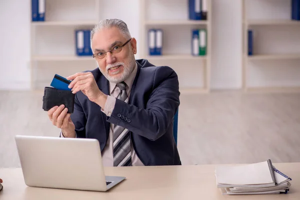 Old Boss Employee Planning Retirement Concept — Stock Photo, Image