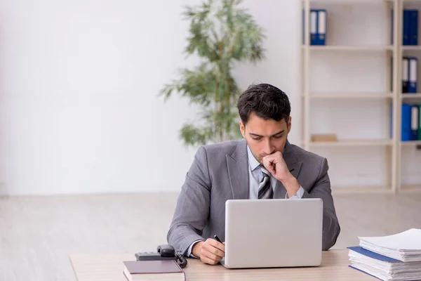 Young Employee Sitting Workplace — Stock Photo, Image