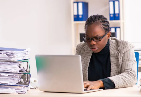 stock image The black female employee unhappy with excessive work