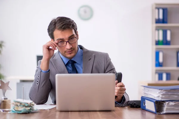 Young Businessman Employee Talking Phone — Stock fotografie